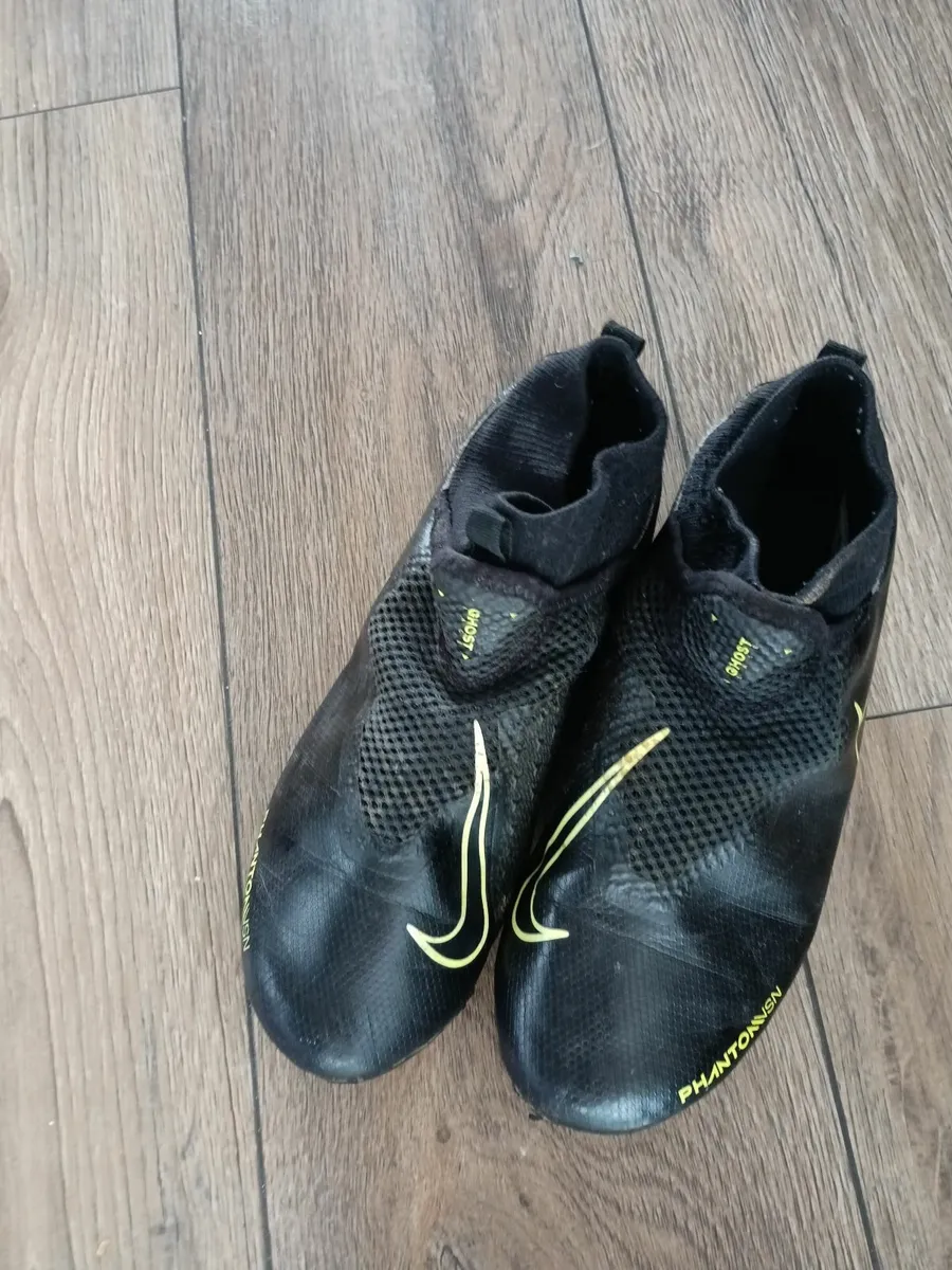 Nike boots - Image 2