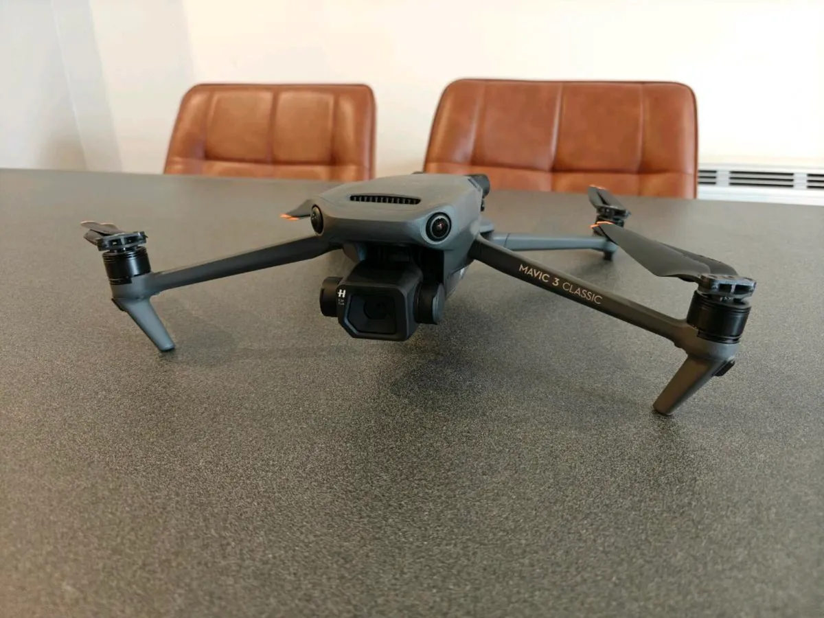 DJI Mavic 3 Classic + Accessories - Image 1