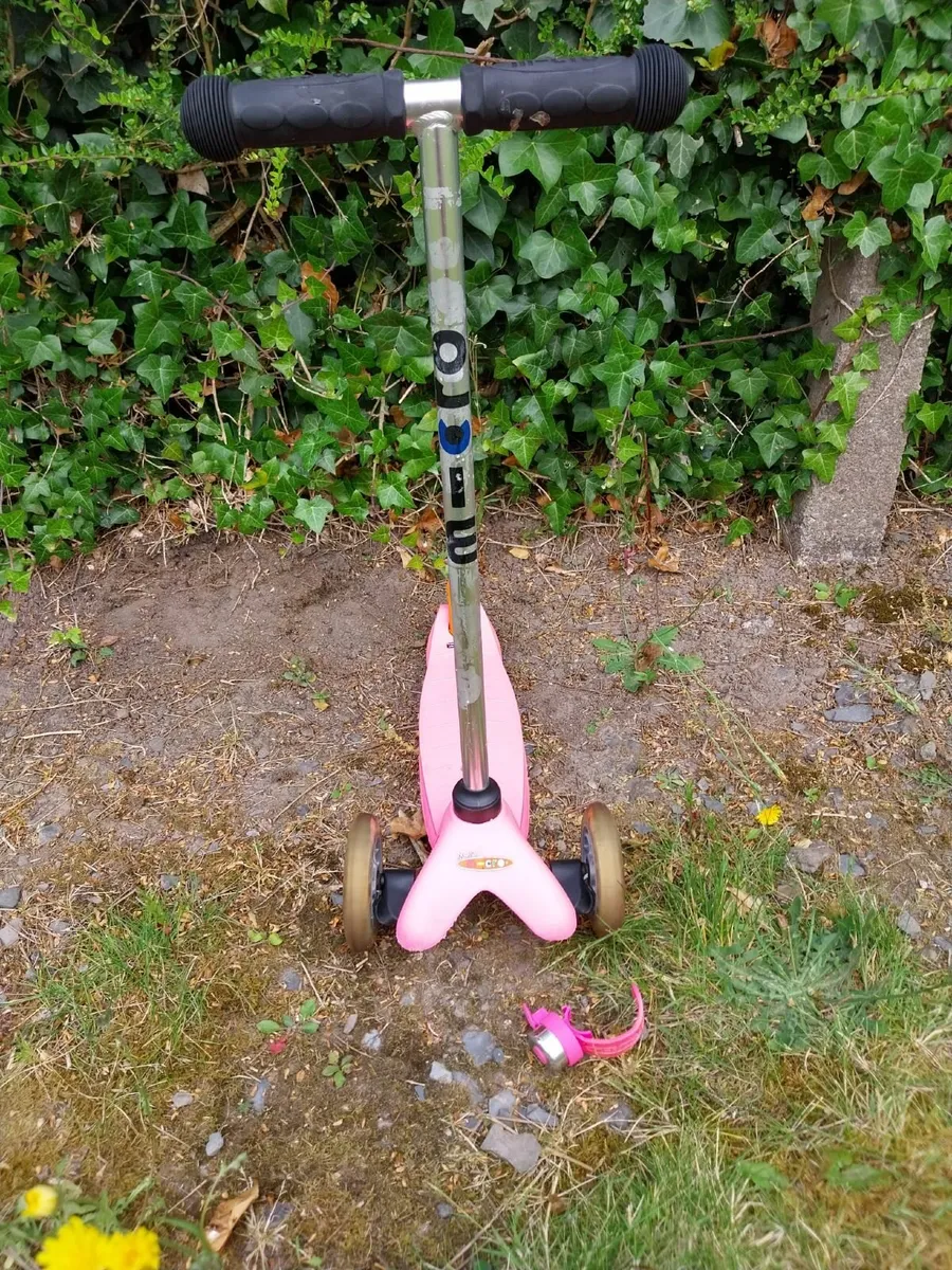 Micro - Mini Scooter - Image 2
