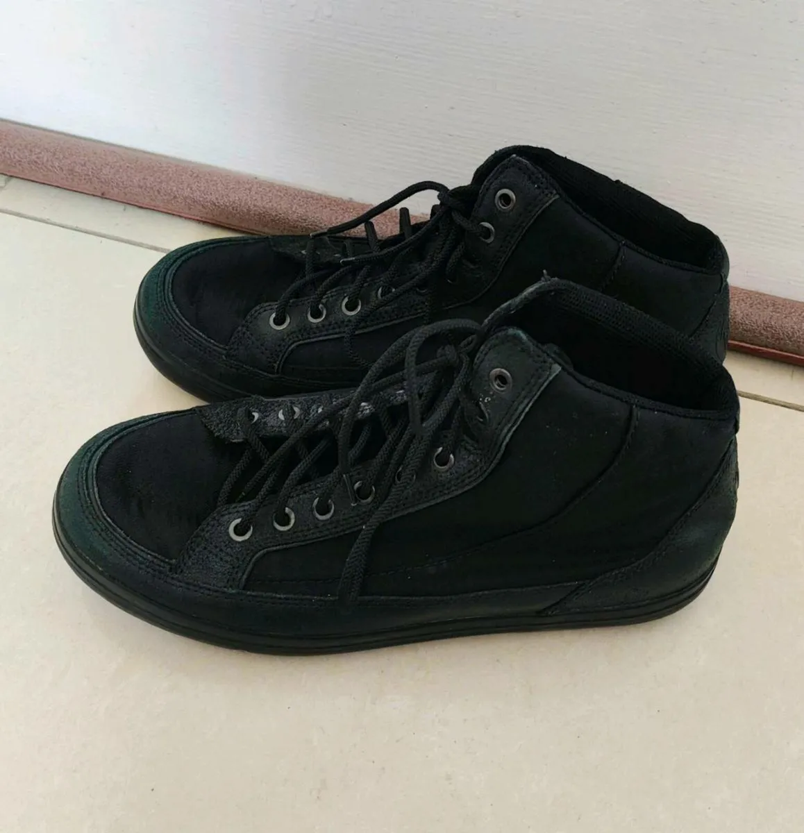Flipflop High-Top Black Sneakers Size 39 - Image 4