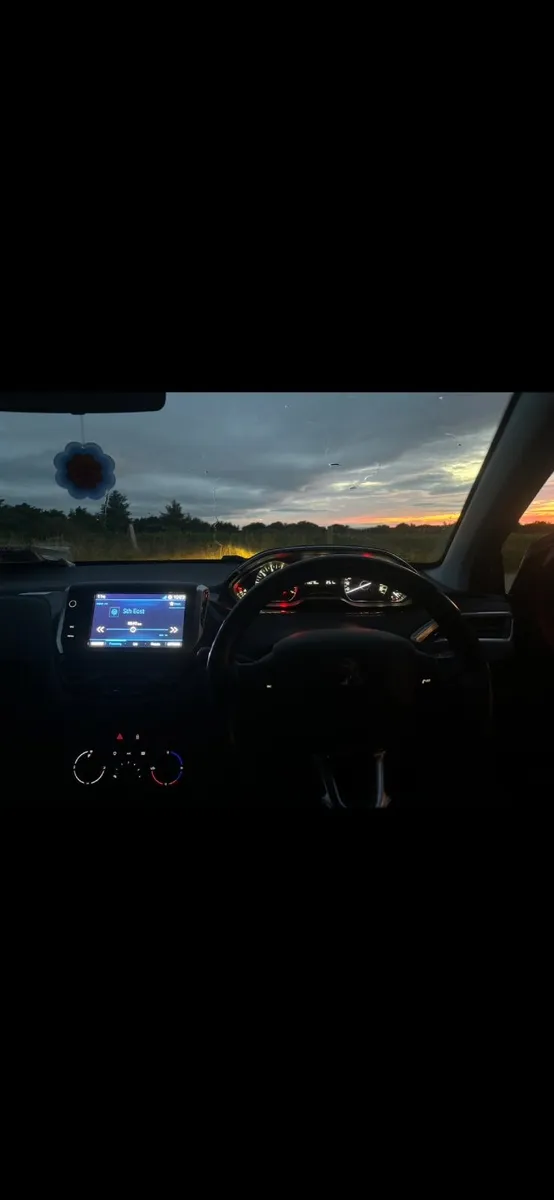 Peugeot 208 2017 - Image 1