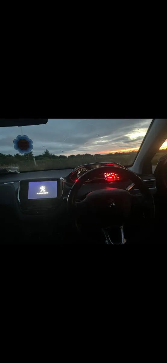 Peugeot 208 2017 - Image 2