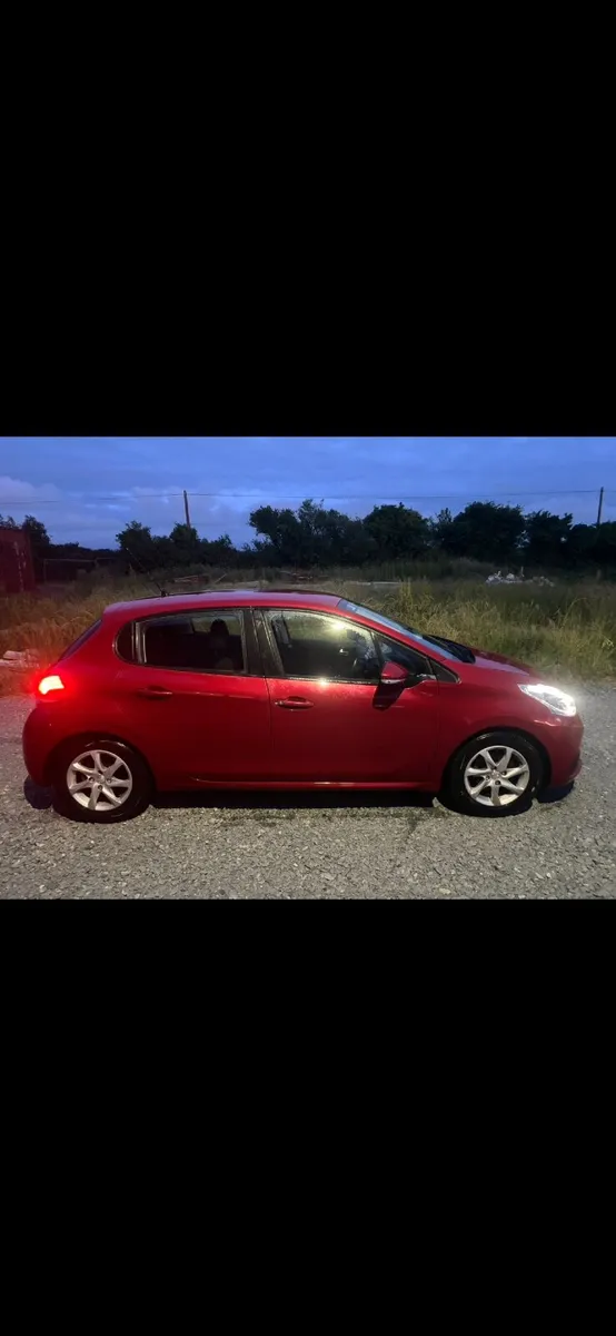 Peugeot 208 2017 - Image 3