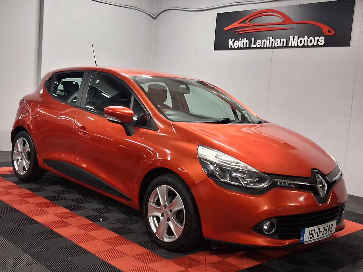 2015 Renault Clio **DYNAMIQUE - LOW KLMS**** - Image 3