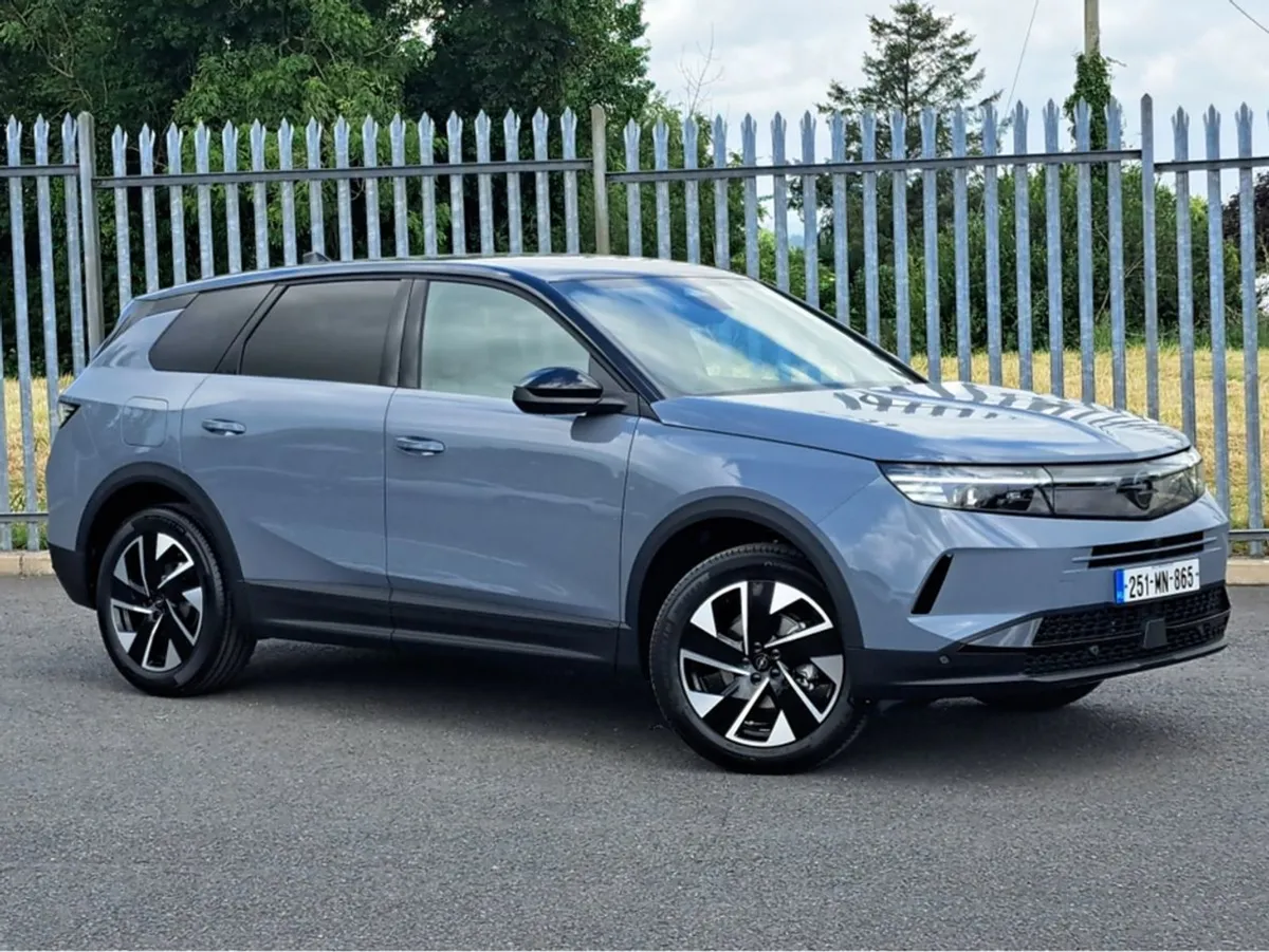 Opel Grandland GS 136BHP Mild Hybrid  top Spec - Image 3