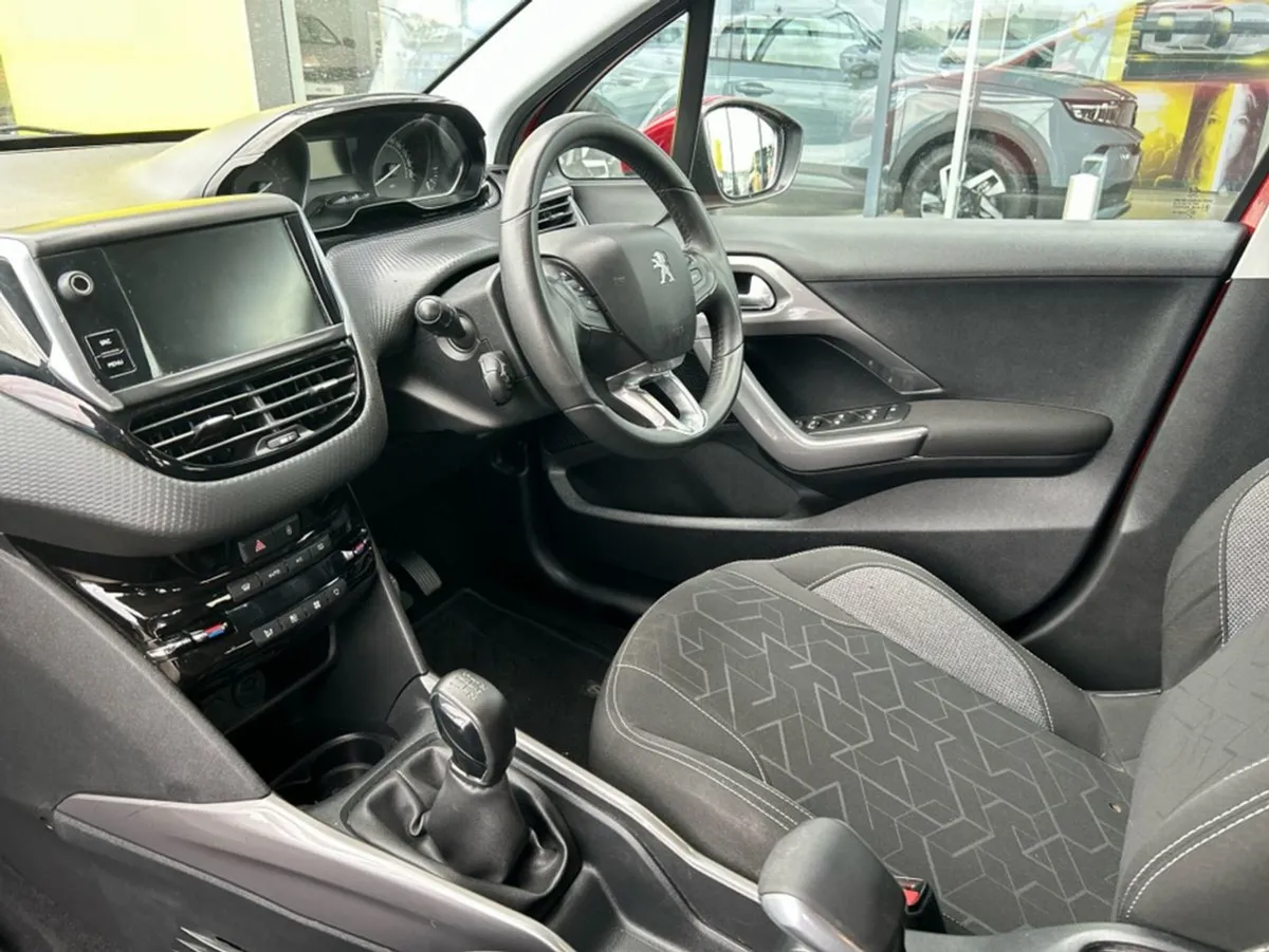 Peugeot 2008 Active 1.2 Puretech 82 6. 6.2 4DR - Image 3