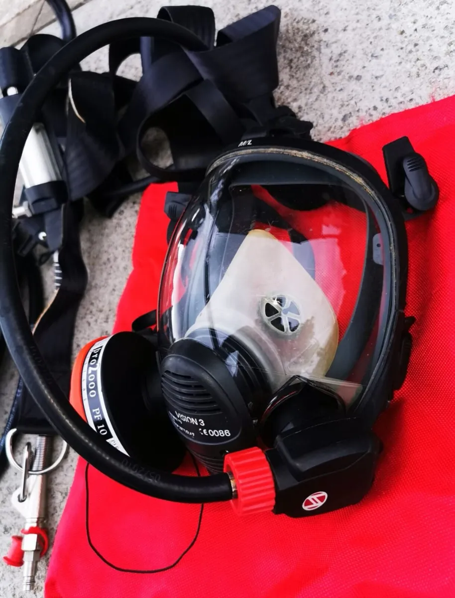3M Scott safety vision face mask - Image 1