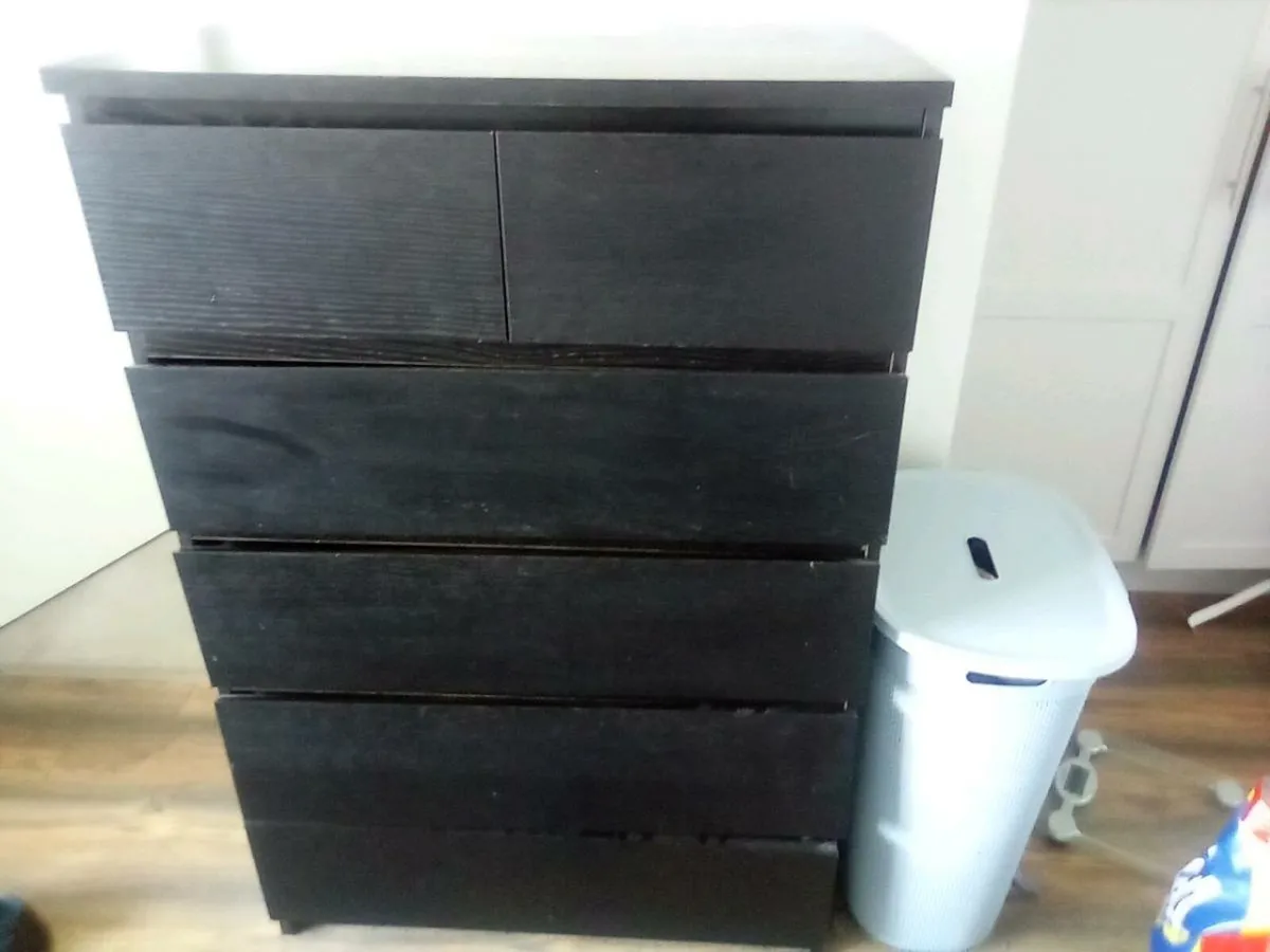 Black chest of drawers - Image 1