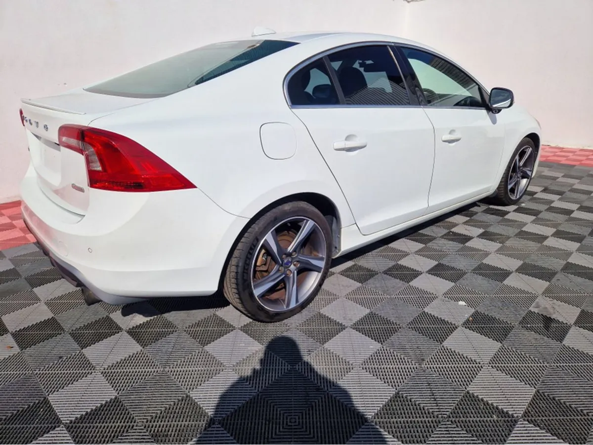 Volvo S60 R-design T4 1.6 Petrol Automatic - Image 4
