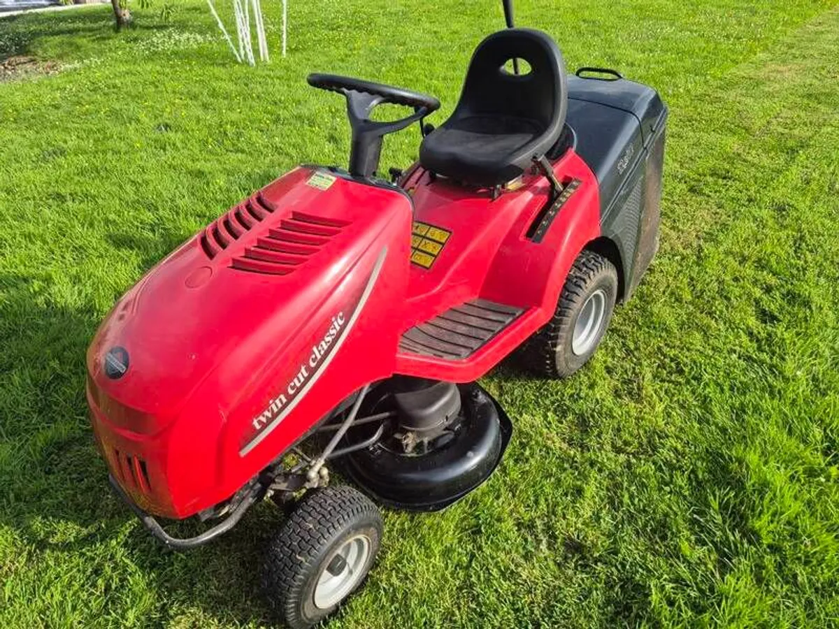 Castlegarden Ride On Mower - Image 2