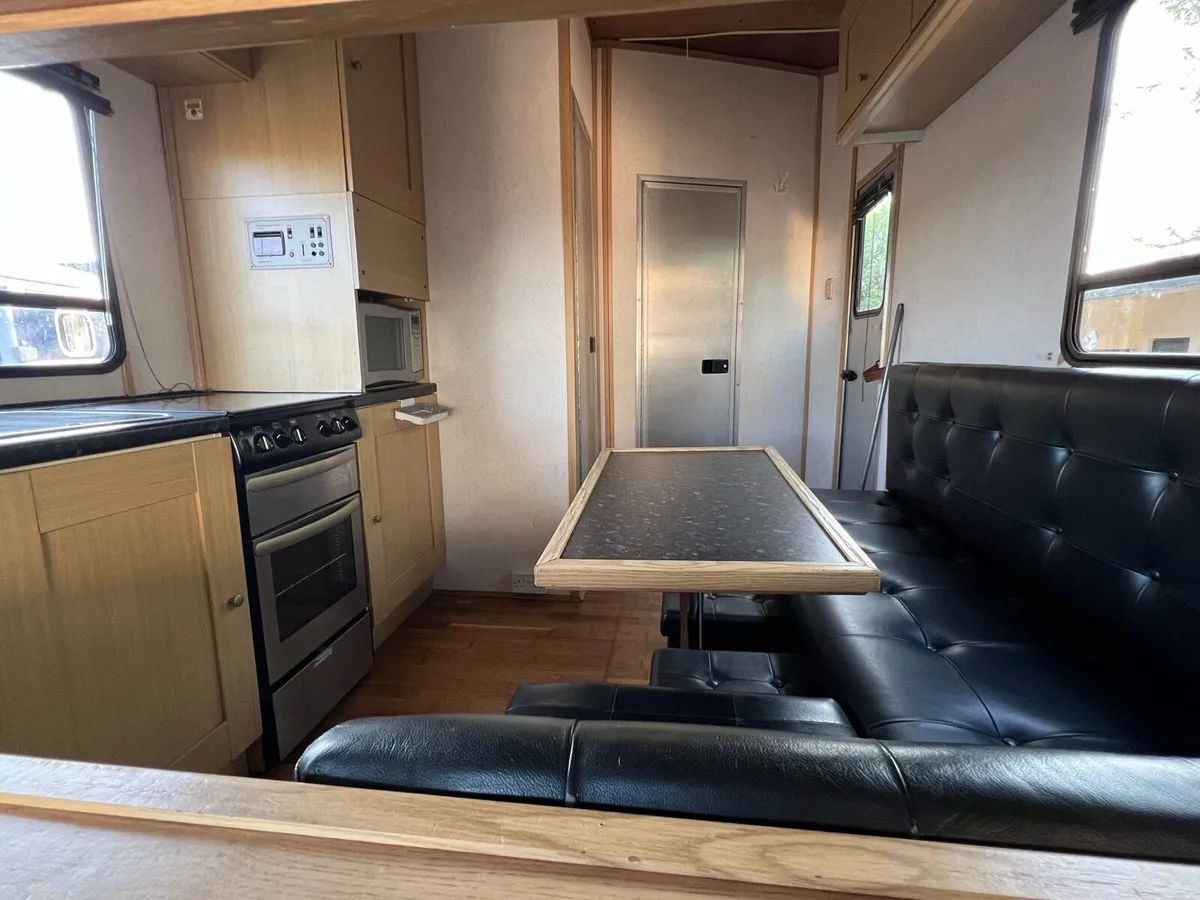 7.5t DAF 2000 horsebox - Image 3