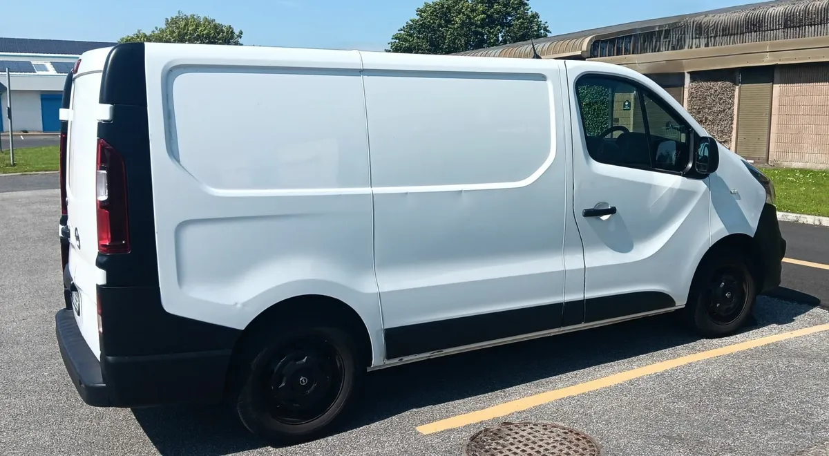 Opel Vivaro 2017 - Image 4