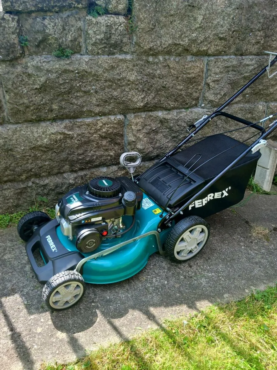New selfdrive mower used once 46cm--18 inch - Image 3