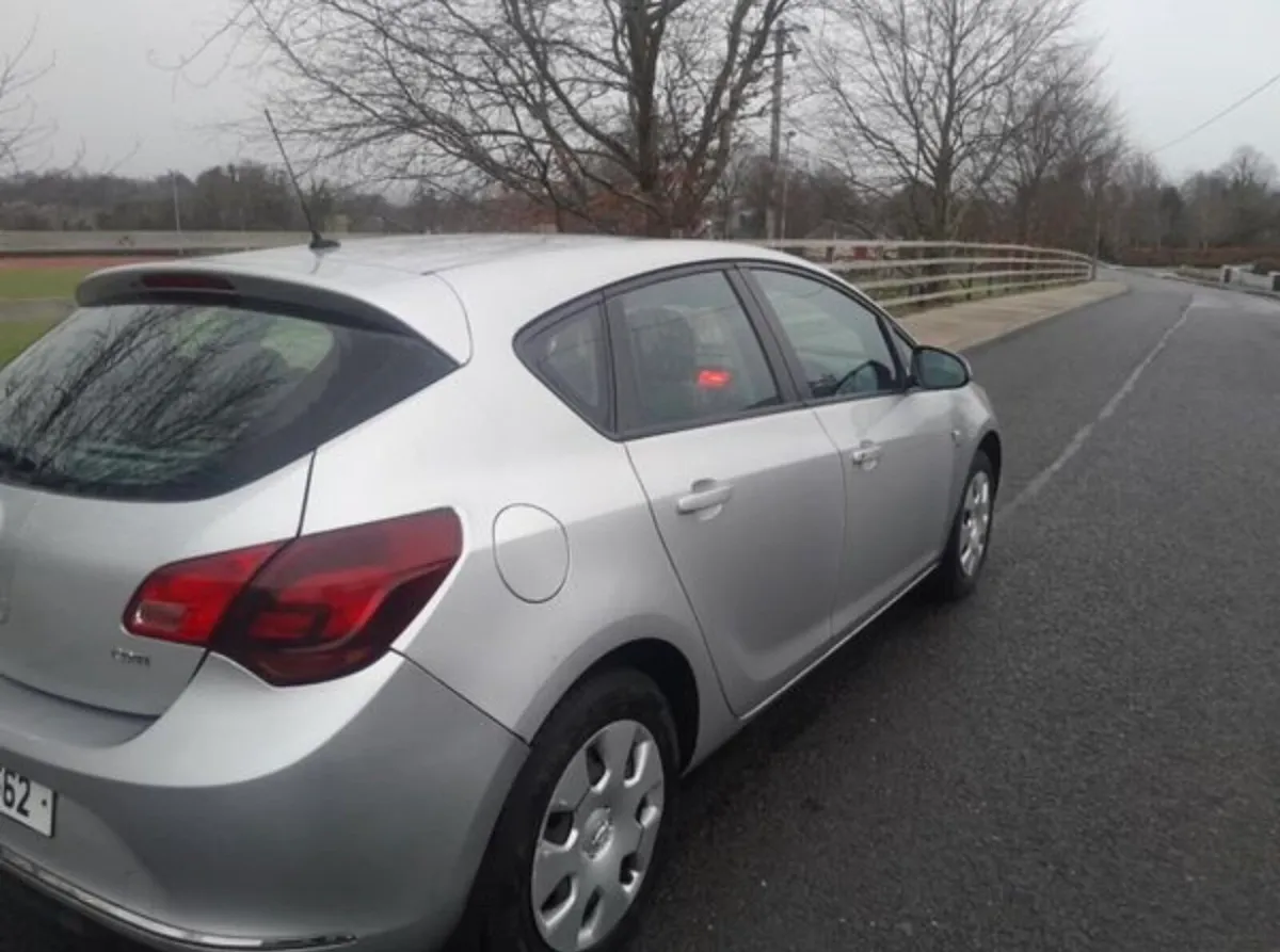 2013 Opel Astra Hatchback 1.7Diesel - Image 3