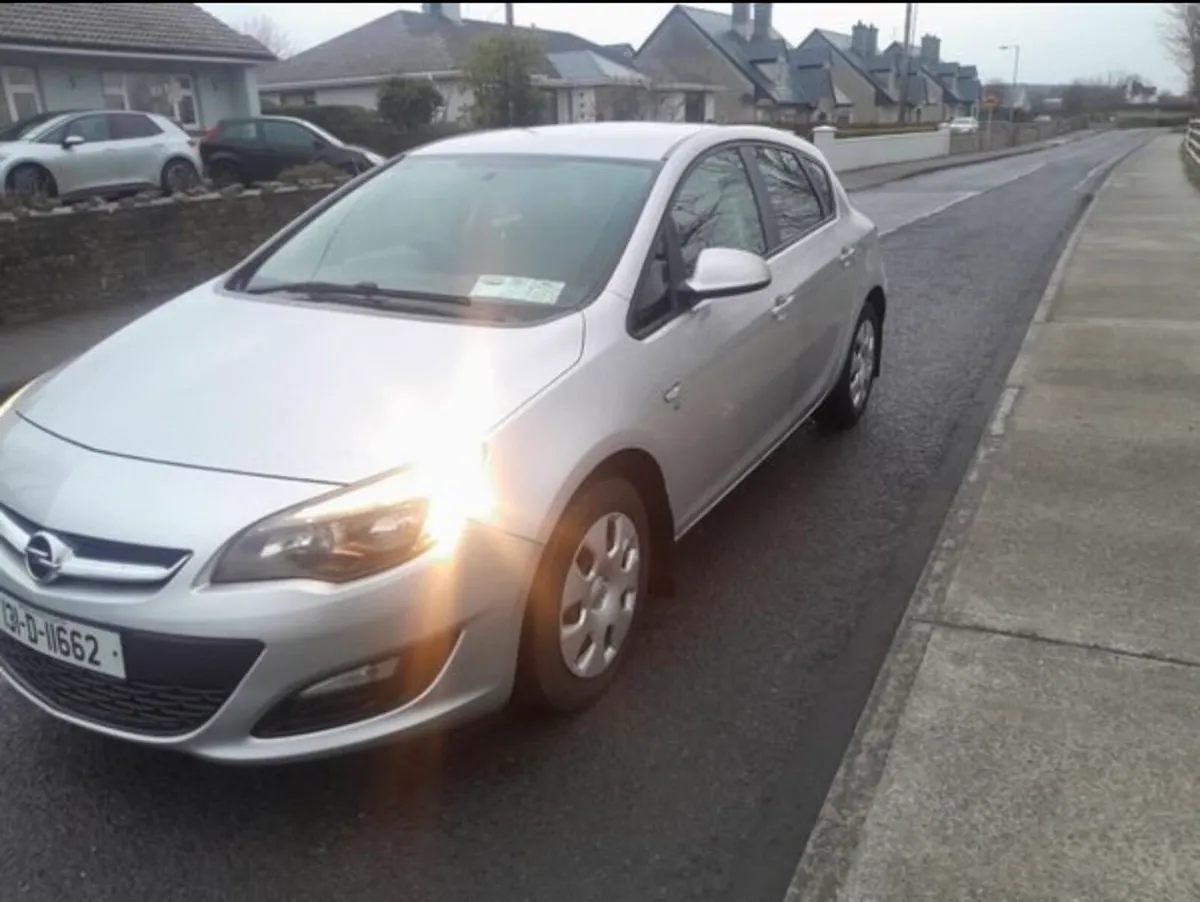2013 Opel Astra Hatchback 1.7Diesel - Image 4