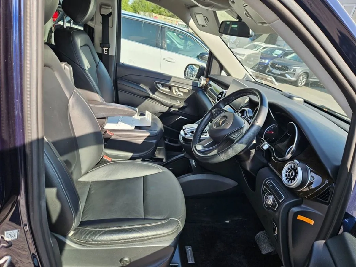 Mercedes-Benz V-Class V220 CDI Avantgarde - Image 2