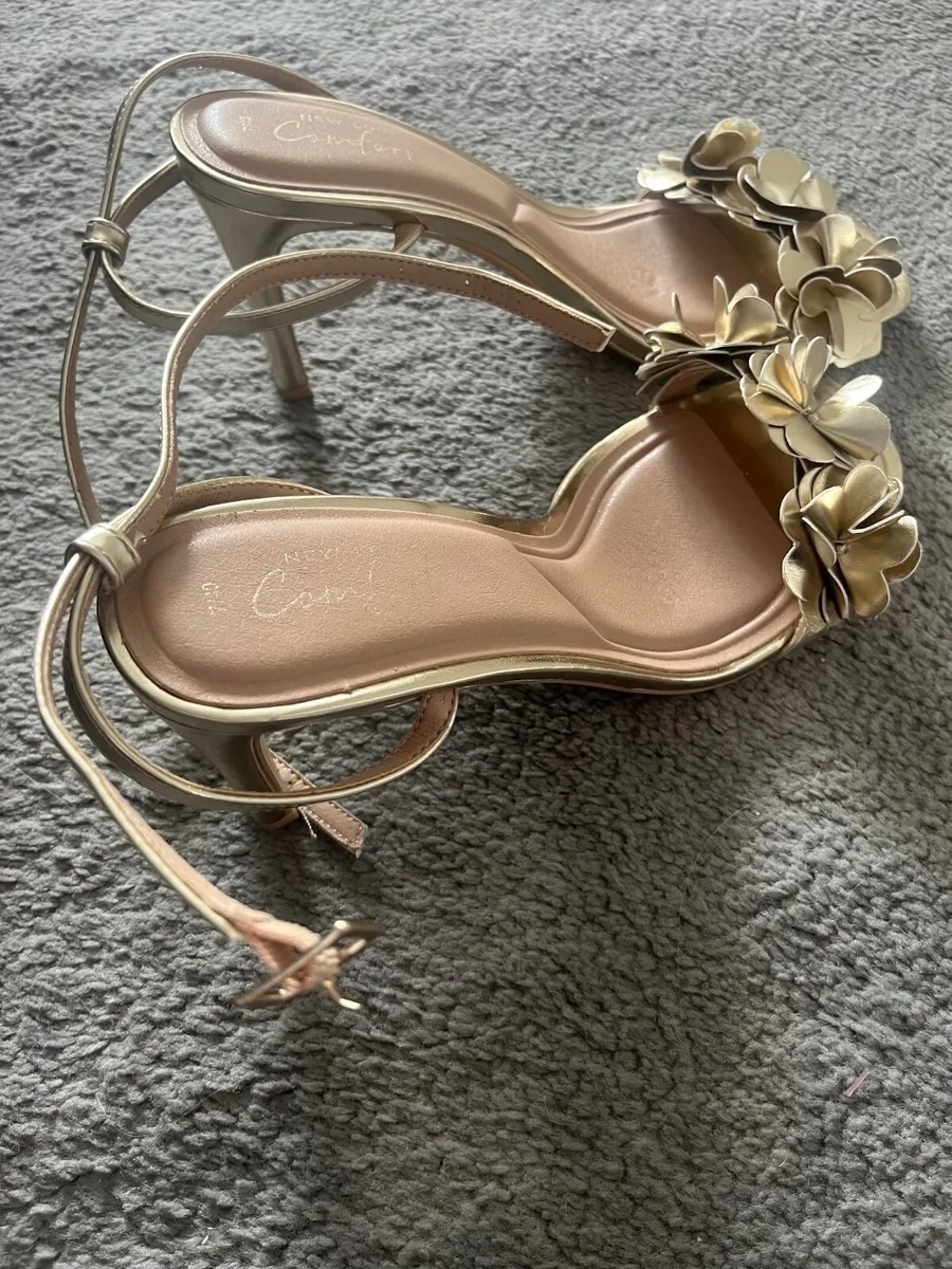 Gold Heels - Image 2
