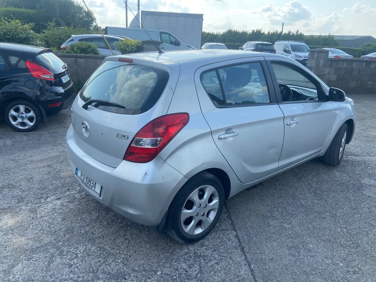 Hyundai i20 2011 low mileage - Image 3