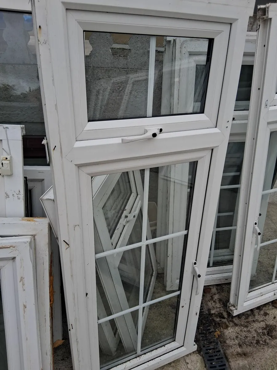 2 pvc windows €150 - Image 2