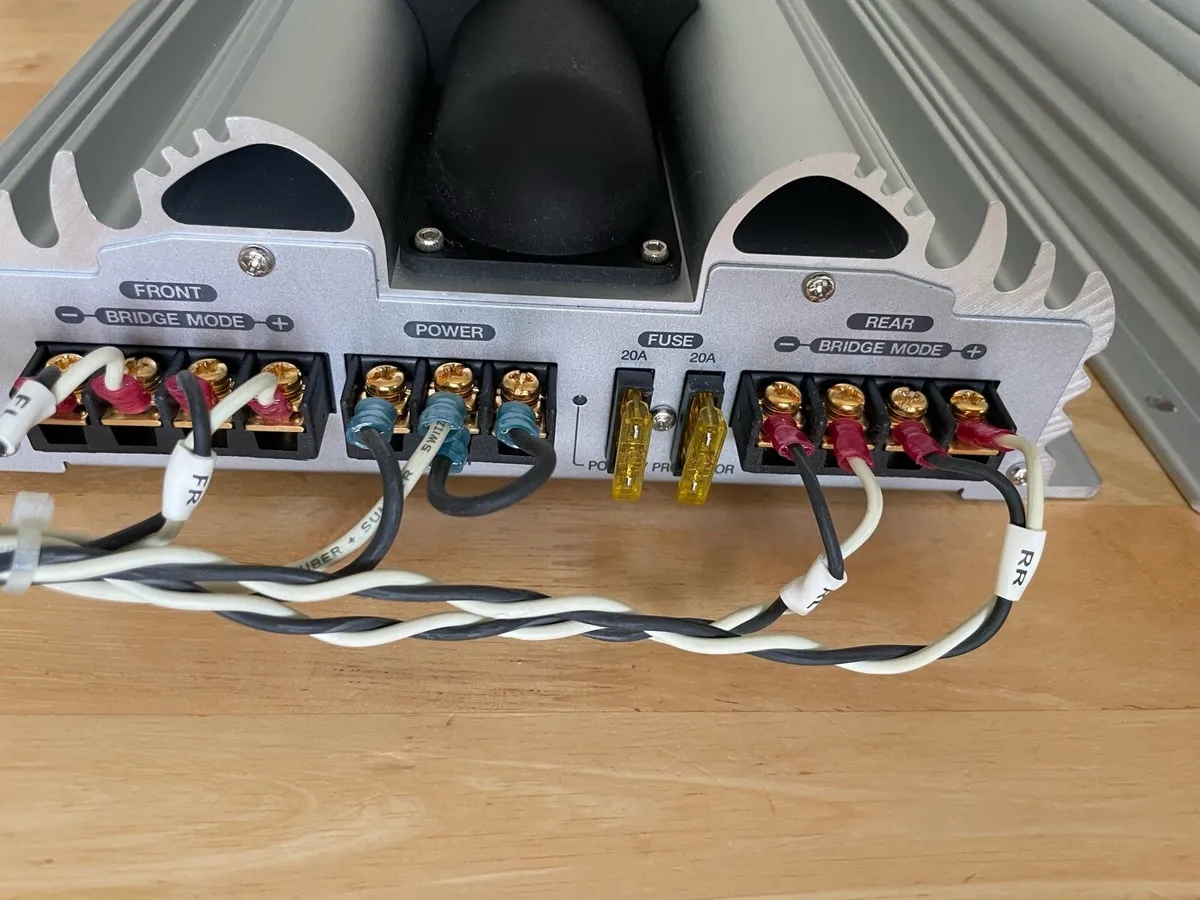 Amplifier (car) - Image 4