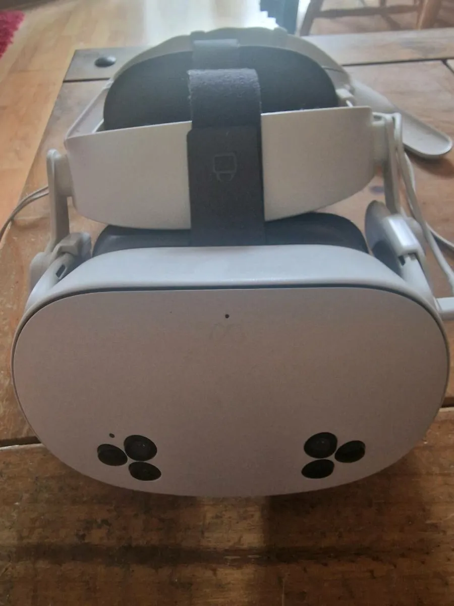 Quest 3s - Image 1