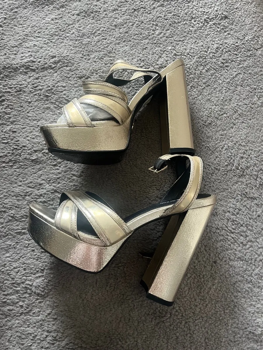 River Island Gold Heels - Image 4