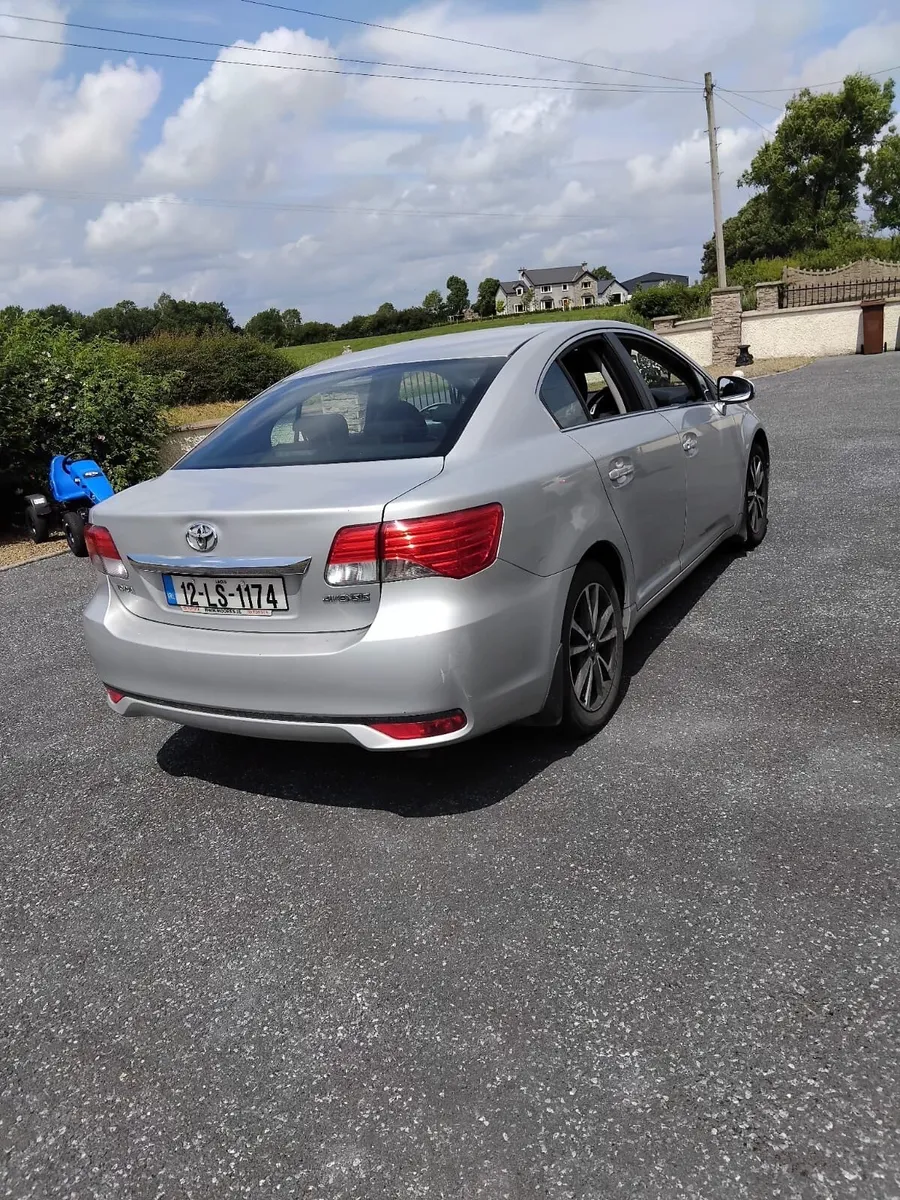 2012 Toyota avensis - Image 4