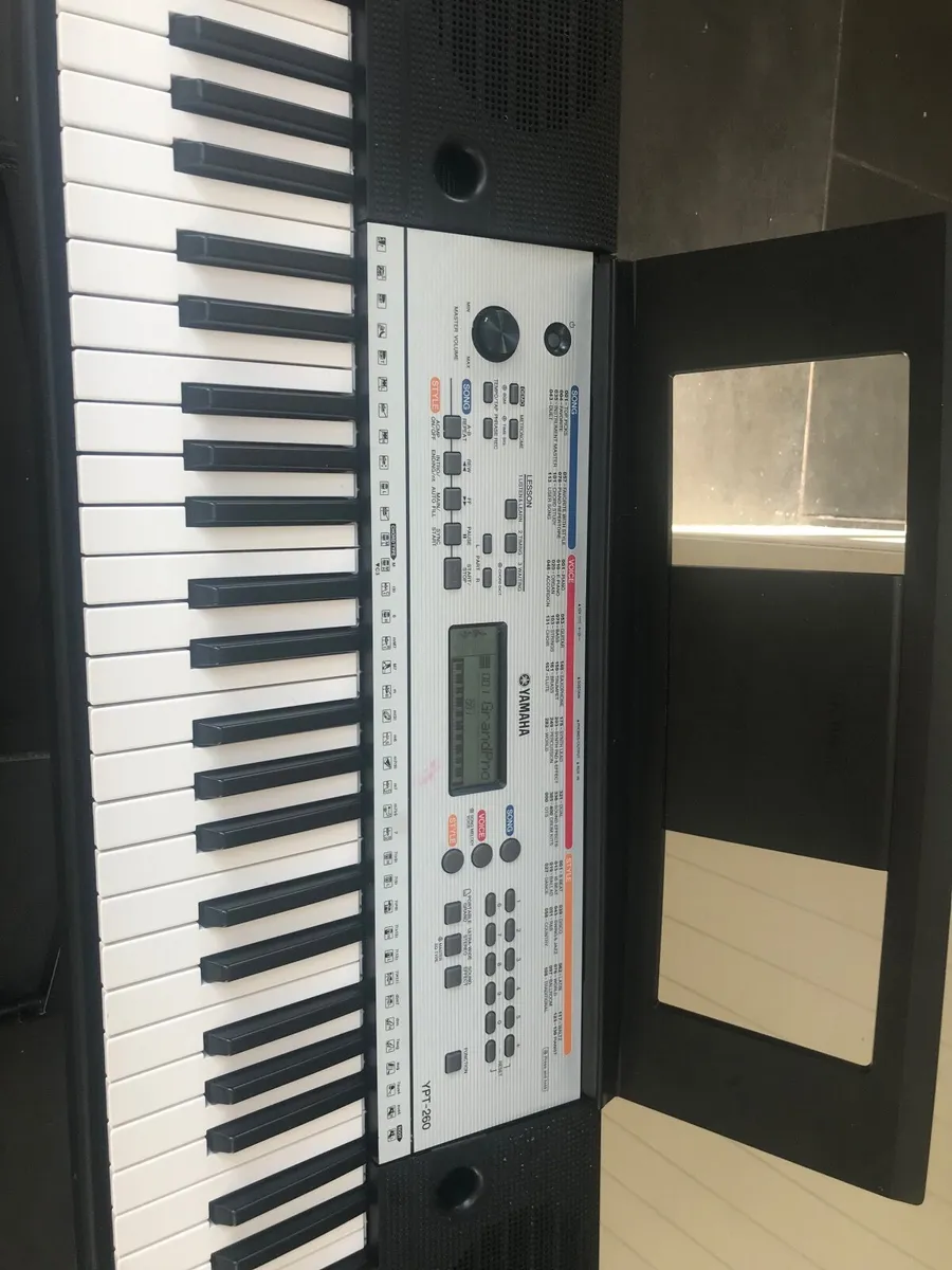 Yamaha 260 Keyboard - Image 1