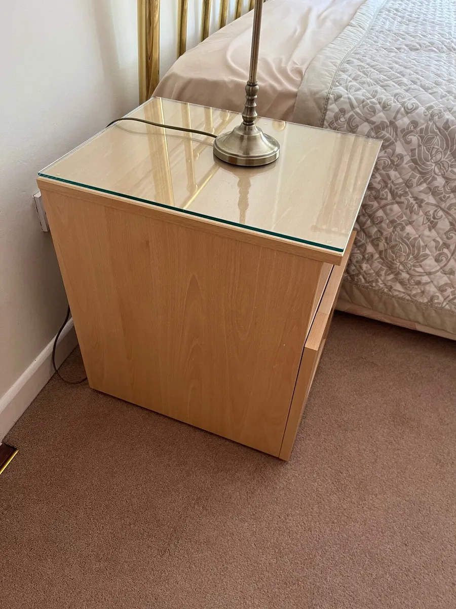 Bedside lockers & Bedhead/Headboard - Image 4
