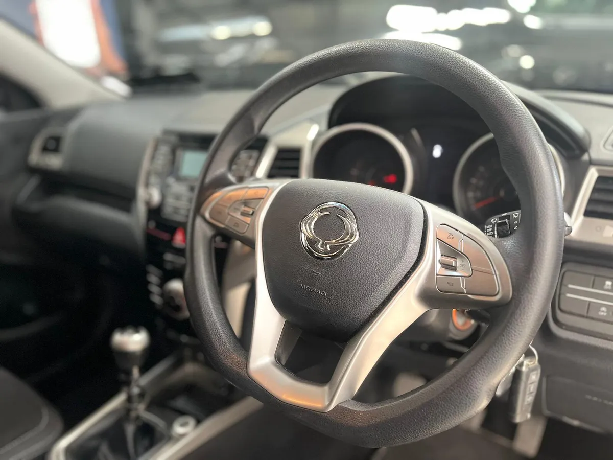 SsangYong Tivoli 2017. 4X2  ES. CROSSOVER - Image 3