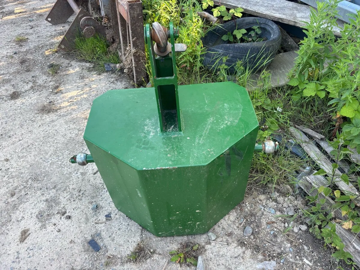 Green weight block - Image 1