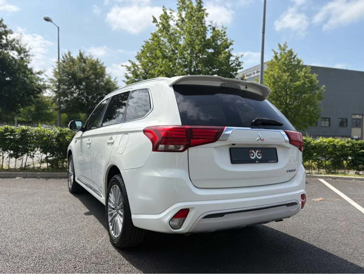 Mitsubishi Outlander 4H Phev CVT Auto  fresh NCT - Image 3