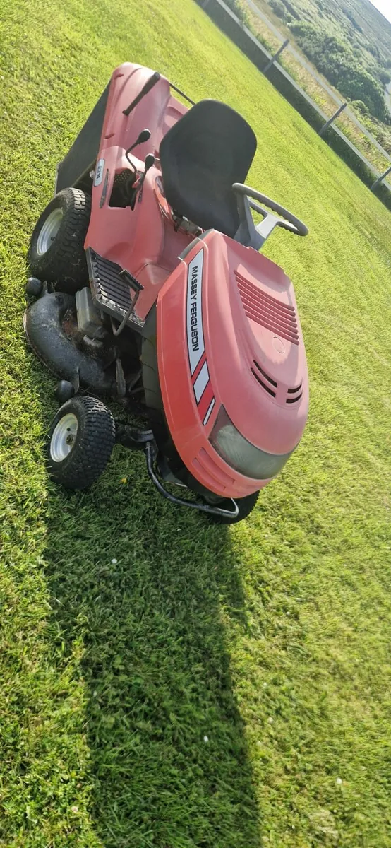 Ride on lawnmower - Image 2
