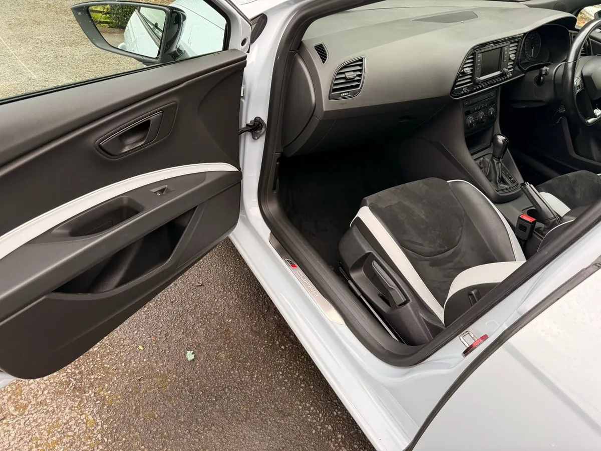 Seat Leon Cupra 280 DSG - Image 2