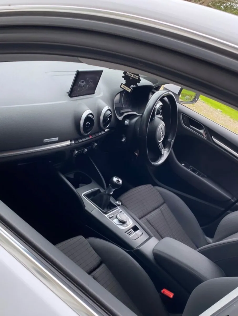 Audi A3 2017 - Image 2