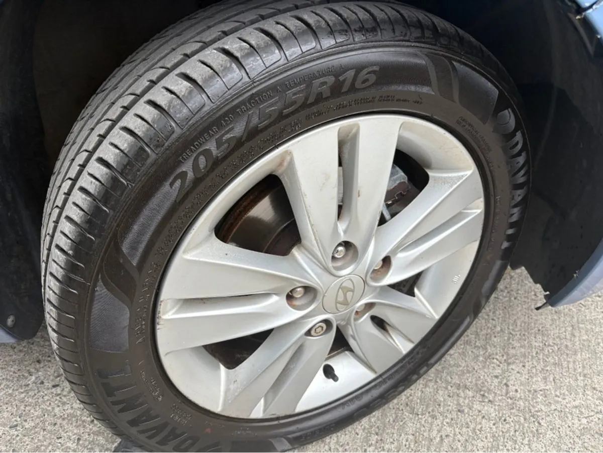 Hyundai ix20 Super Rare Low Mileage Auto - Image 2