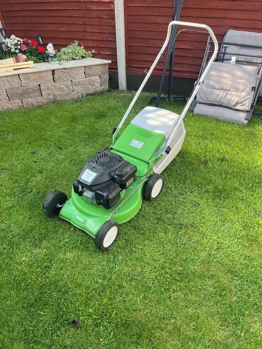 petrol lawnmower - Image 2