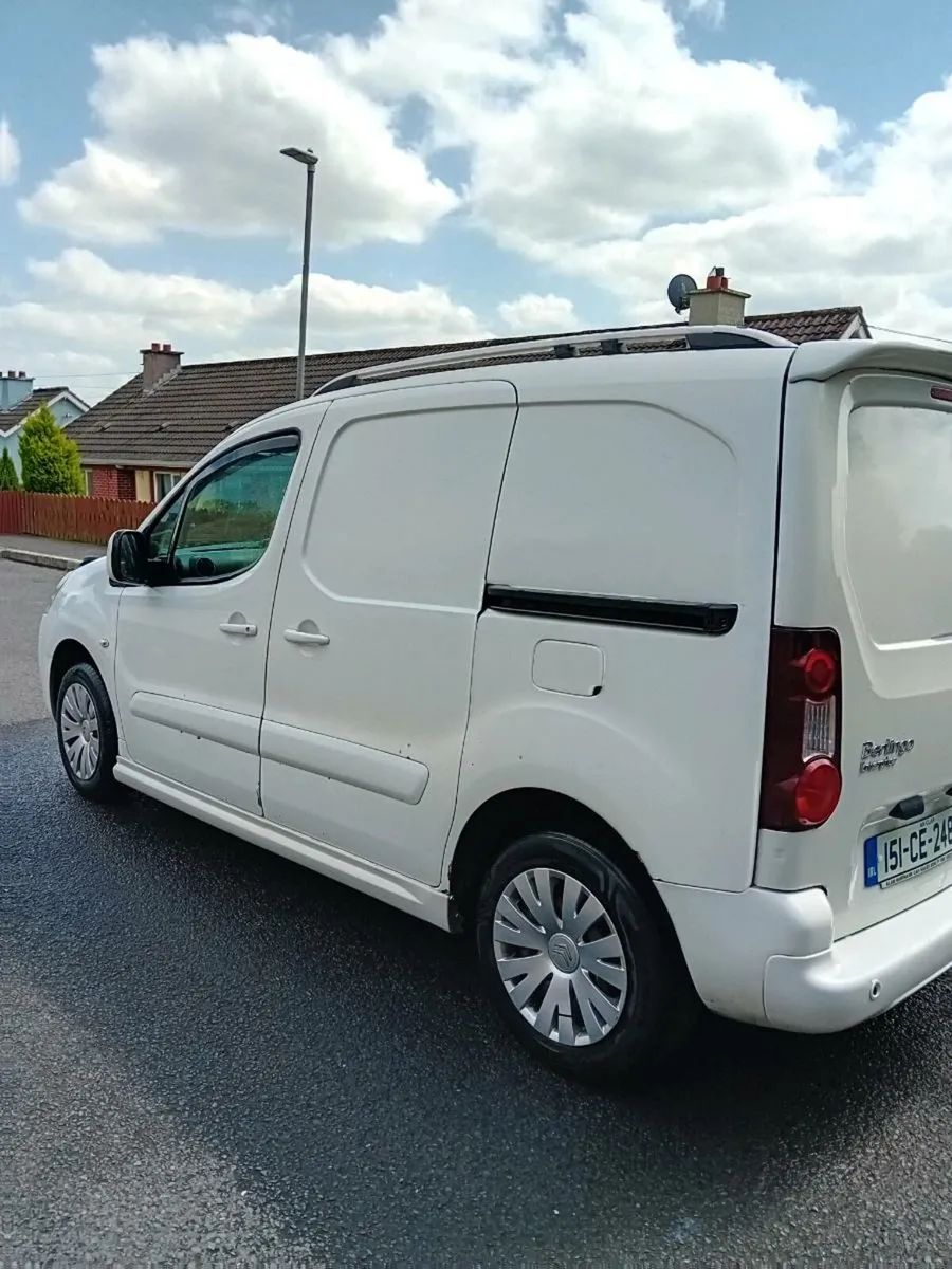 Van - Image 4