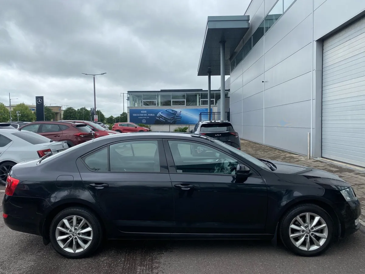 Skoda Octavia 1.2 TSI 110bhp Ambition - Image 3
