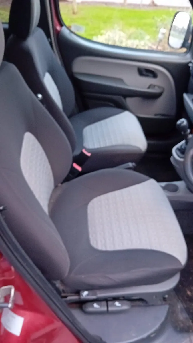 Car - Image 3