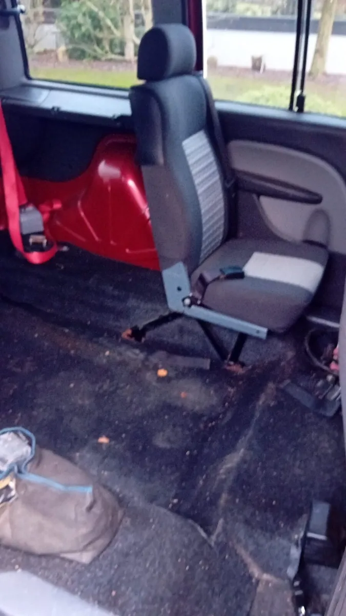 Car - Image 4