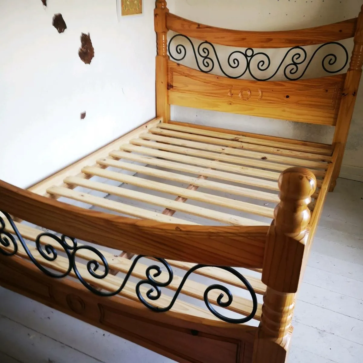 Bed frame - Image 2
