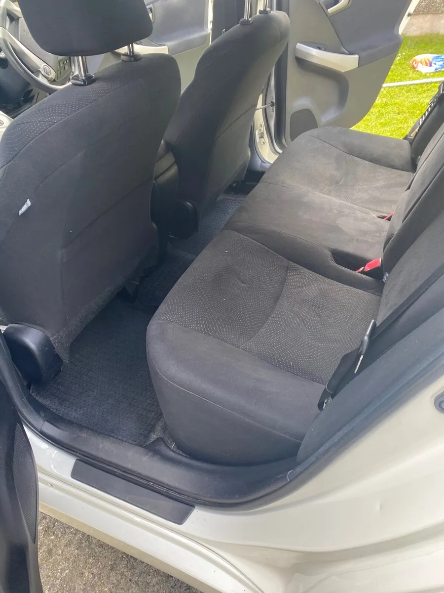 Toyota Prius 2013 - Image 4