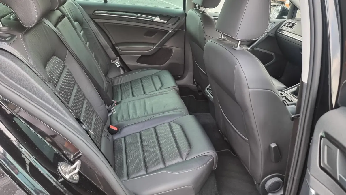 Golf 2019 tsi  petrol - Image 2
