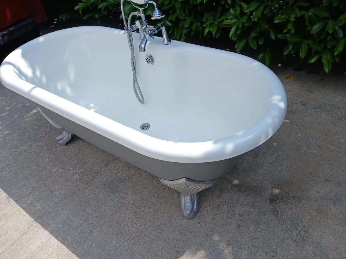 cast iron bath - Image 2