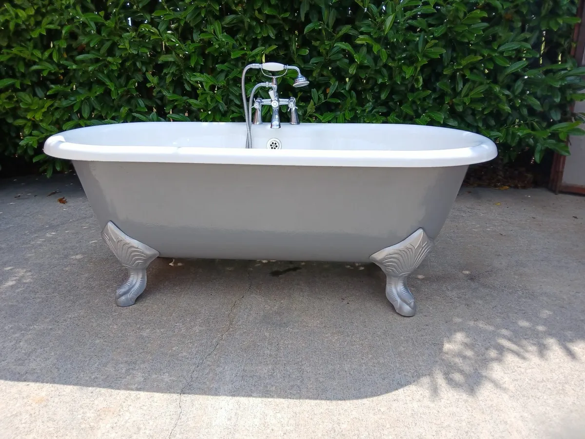 cast iron bath - Image 1