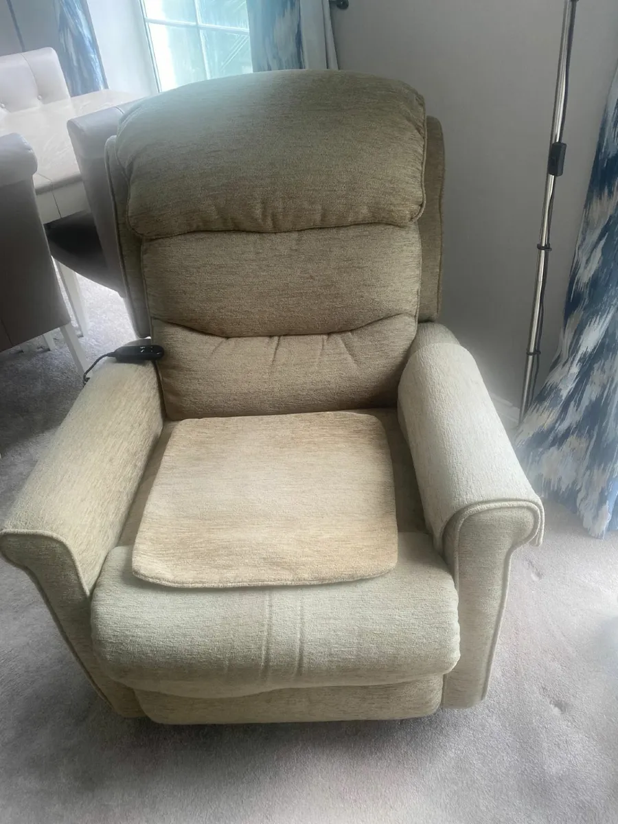 Rise and Recliner Orthopaedic Chair