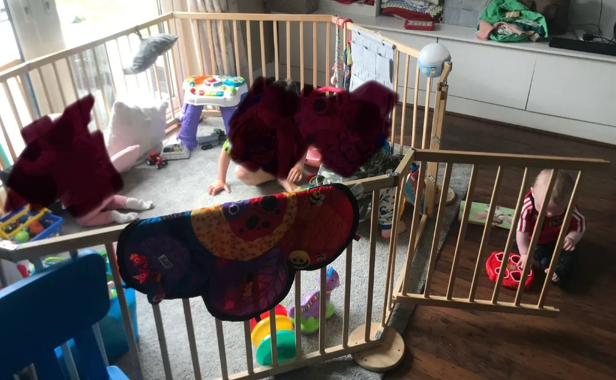 Wooden playpen - Image 2