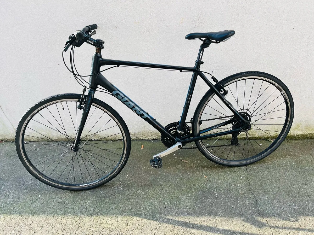 Giant escape hybrid bike - Image 2