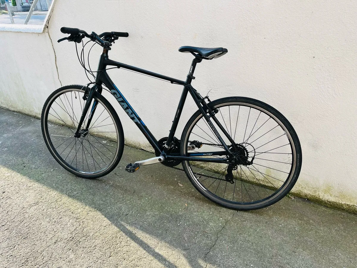 Giant escape hybrid bike - Image 4